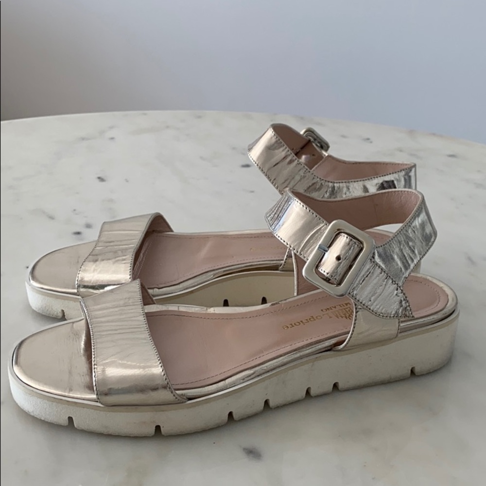 Sandals - Picture 2 of 8